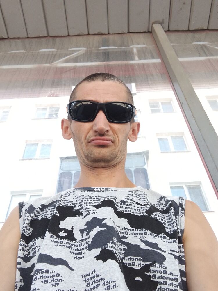  46385151  , 40 ,    