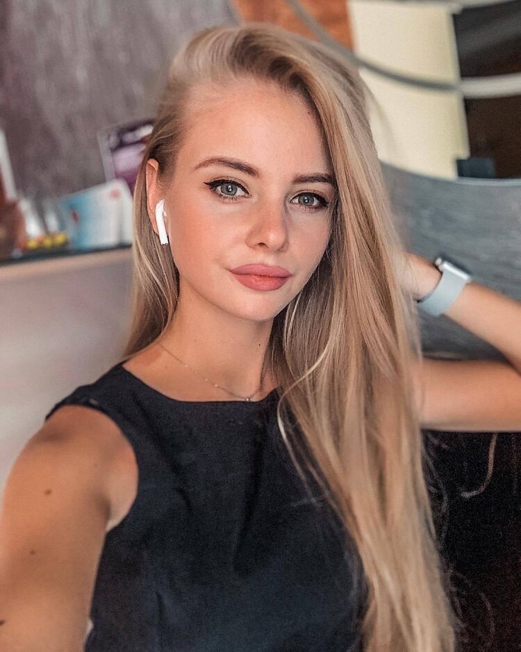  17508911  Kira, 27 ,    