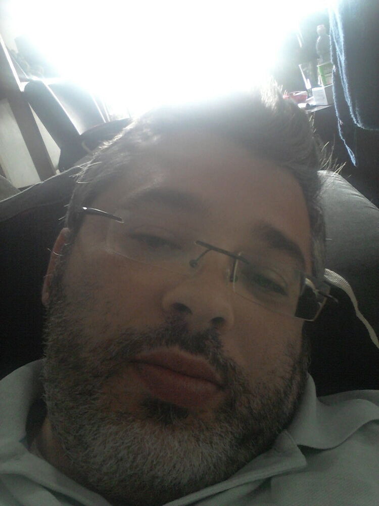 17652971  Uri, 42 ,    Nesher