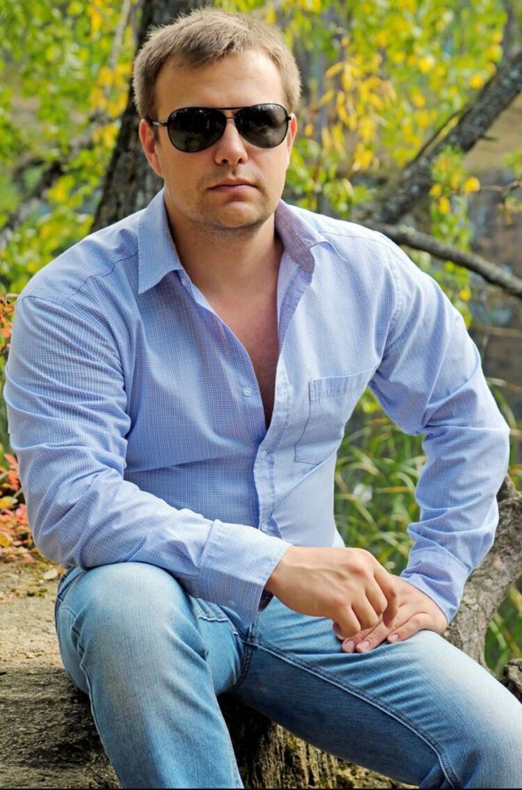  53301381  BezNika, 49 ,    