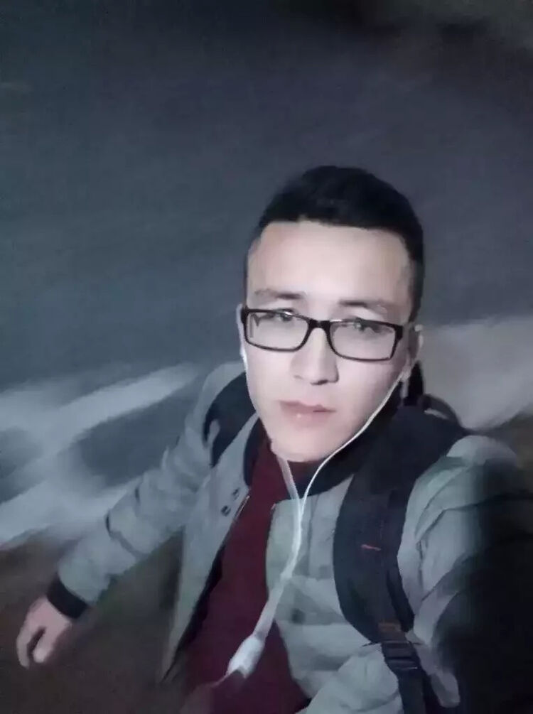  18020261  Muhamad, 29 ,    