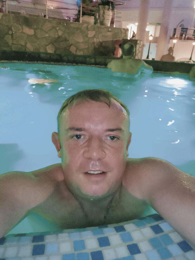  53137771  Sergey, 37 ,    