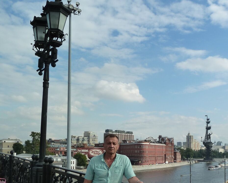  ,   Viktor, 51 ,   ,   , c 