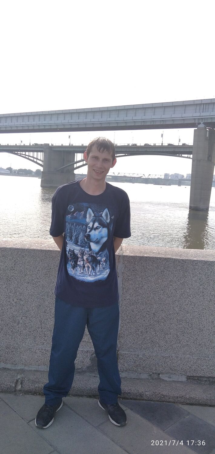  34124761  Yuriy, 37 ,    