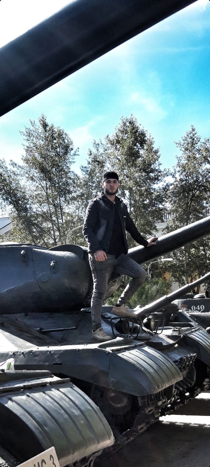  44680241  Zuxriddin, 27 ,    