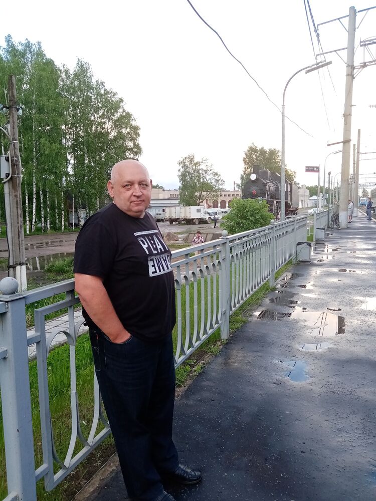  30933421  Mikhail, 57 ,    