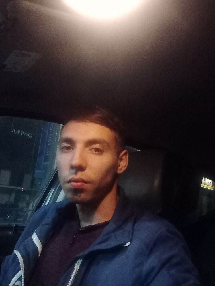  29008231  Denis, 26 ,    