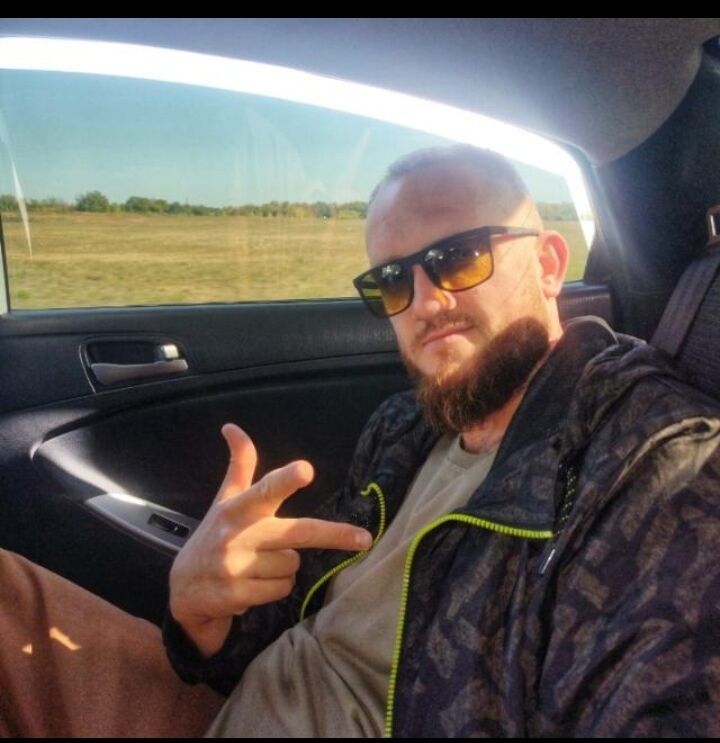  47852571  Alexander, 35 ,    