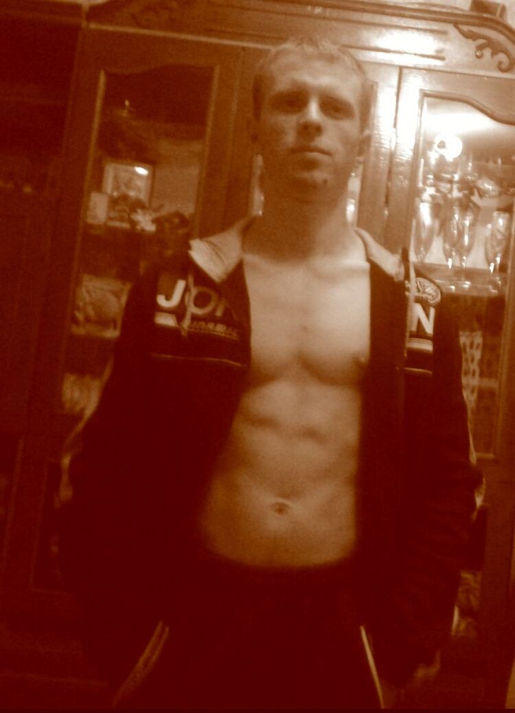  ,   Angel, 31 ,   ,   , c 