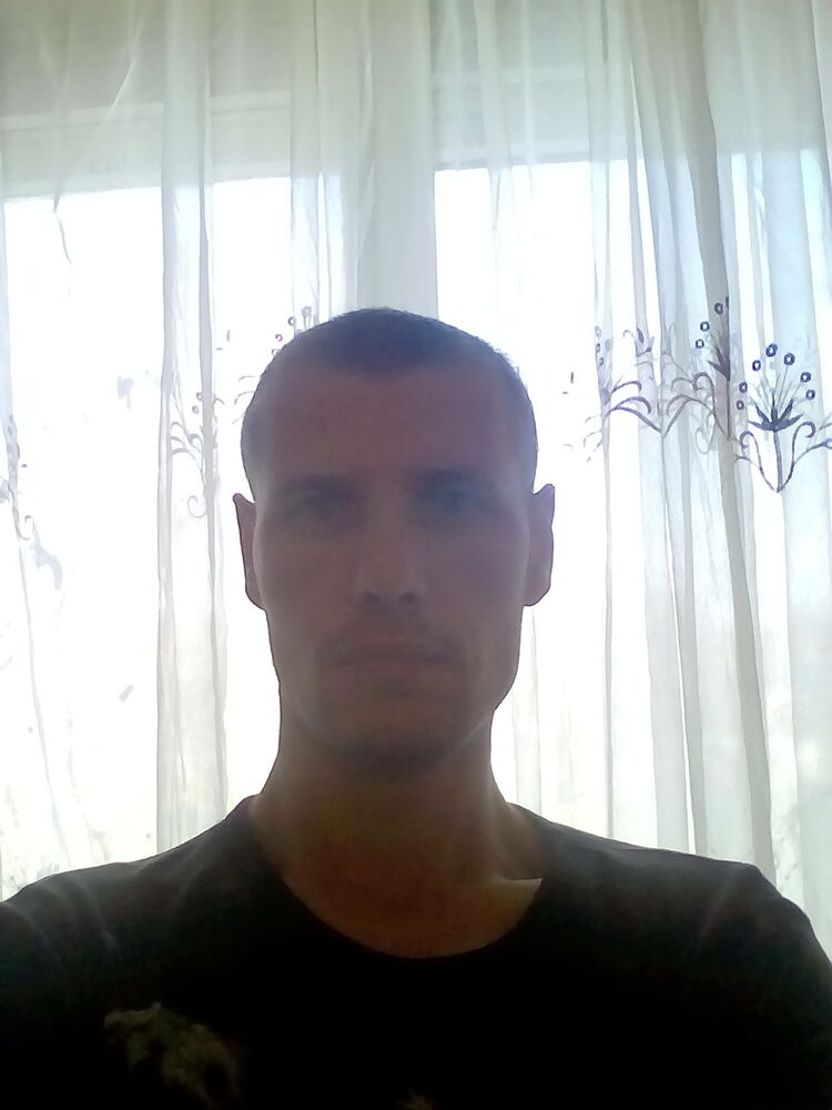  18493341  Sergej, 37 ,    
