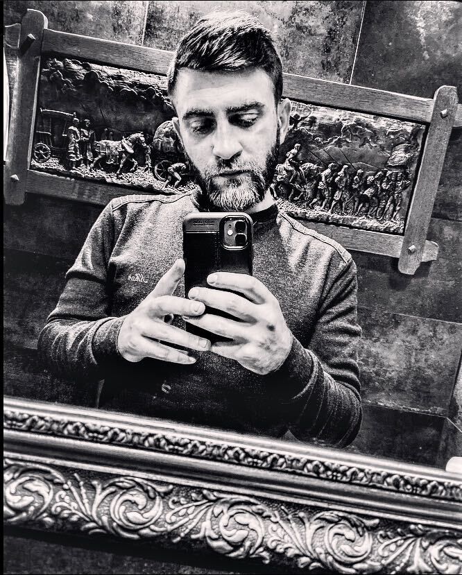  25354701  Stanislav, 25 ,    