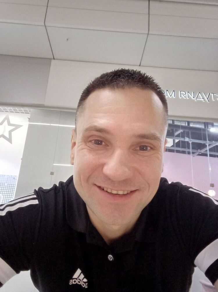  31703701  Alexander, 34 ,     