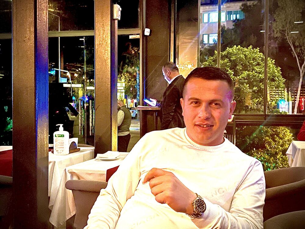  25521231  Ufuk, 34 ,    