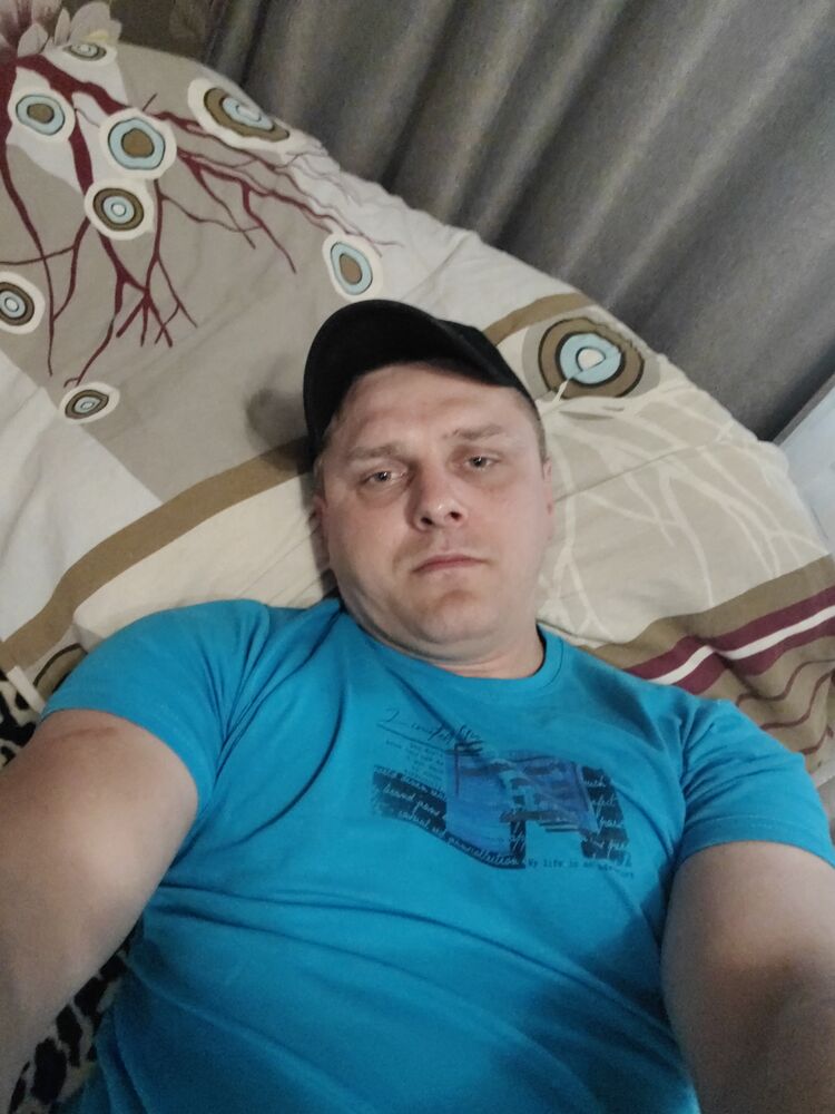  45897381  Viktor, 33 ,    