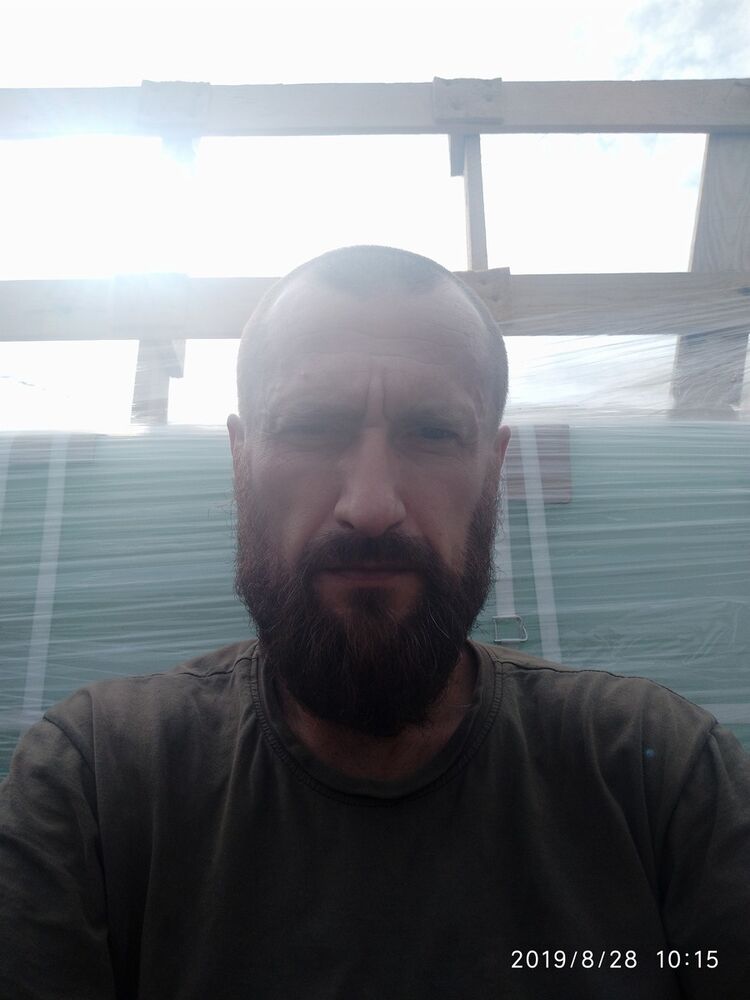  17474331  Viktor, 49 ,    