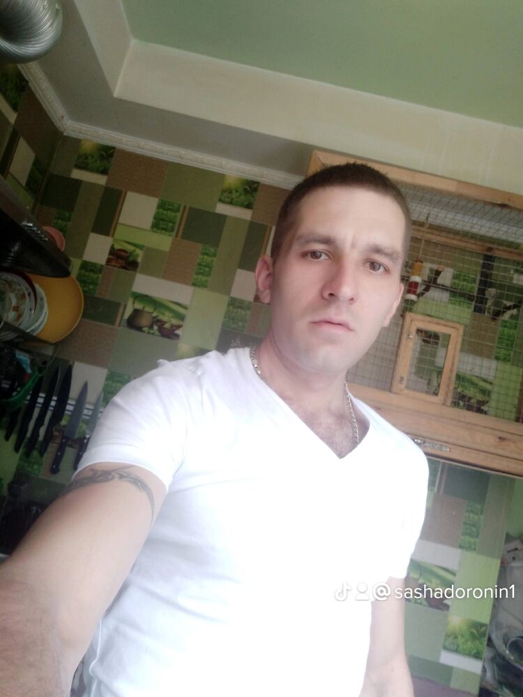  50185271  Sasa, 37 ,    