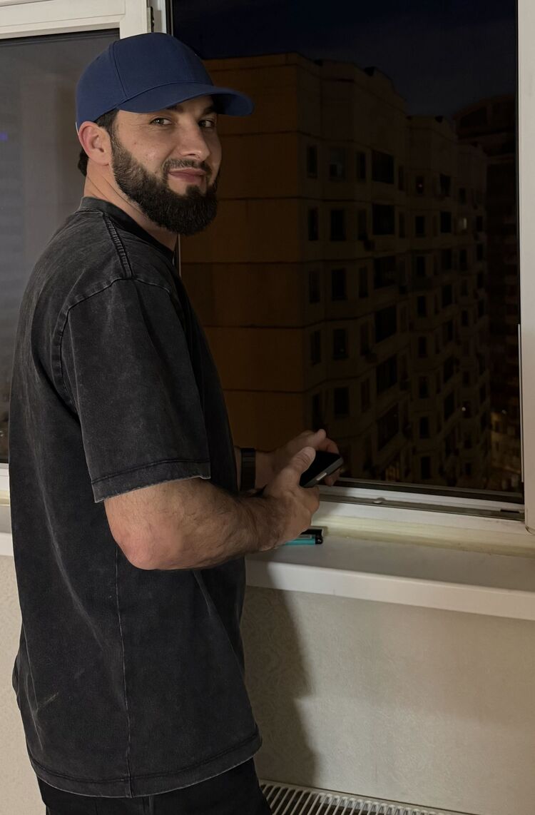  51002741  TONI MANTANO, 31 ,    