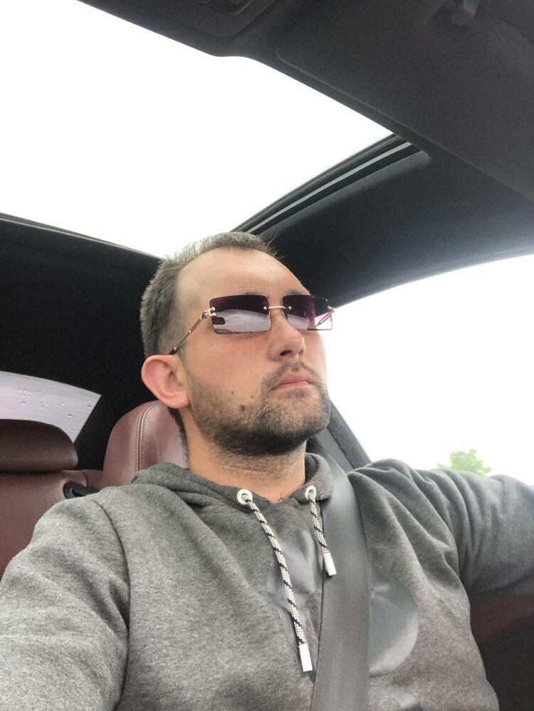  Sint-Oedenrode,   Mateo, 34 ,   ,   