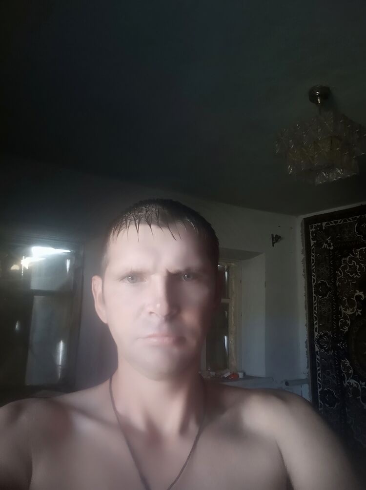  46788991  Anton, 39 ,    