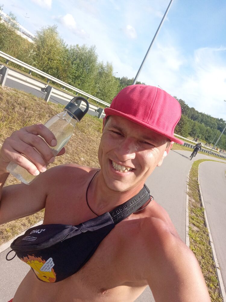  46819151  Igor, 31 ,    