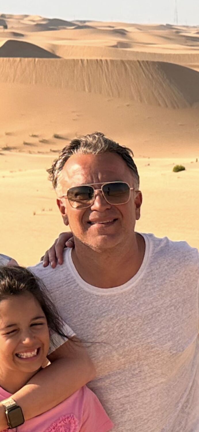  45658261  Daniel, 47 ,    