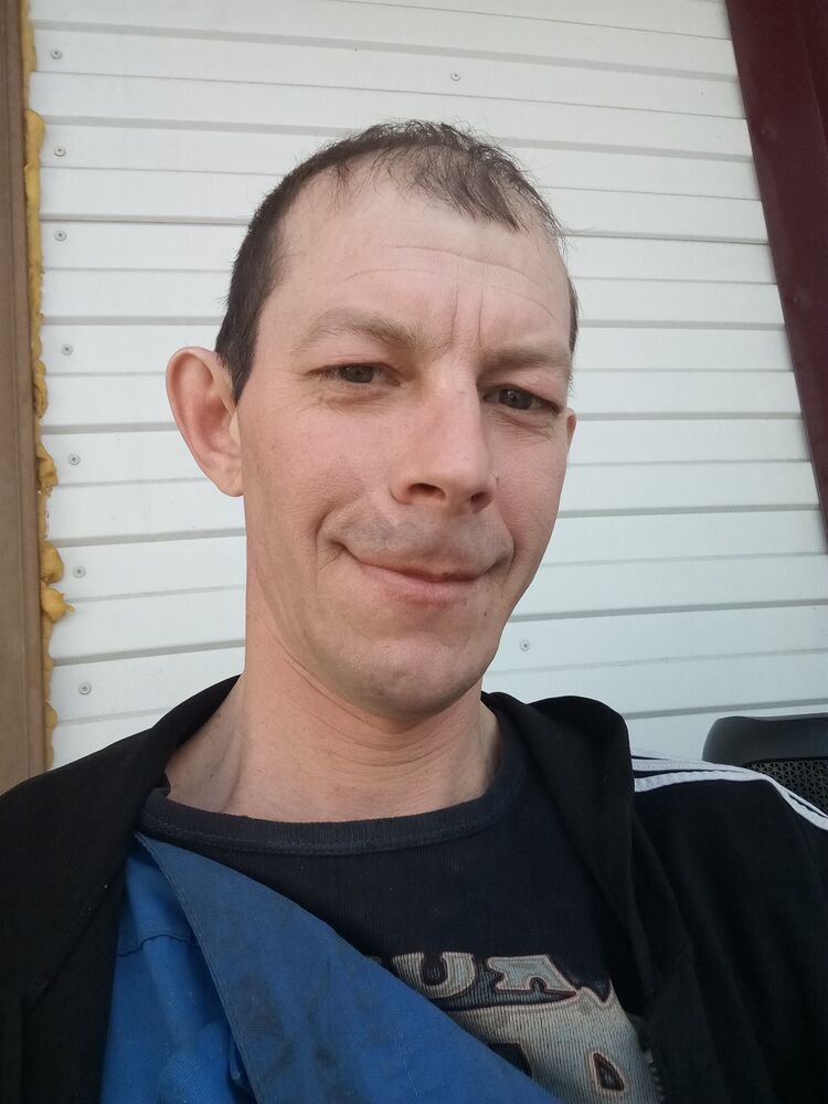  42252421  , 37 ,    