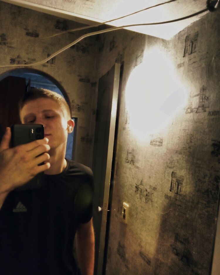  39620411  Matvey, 23 ,    