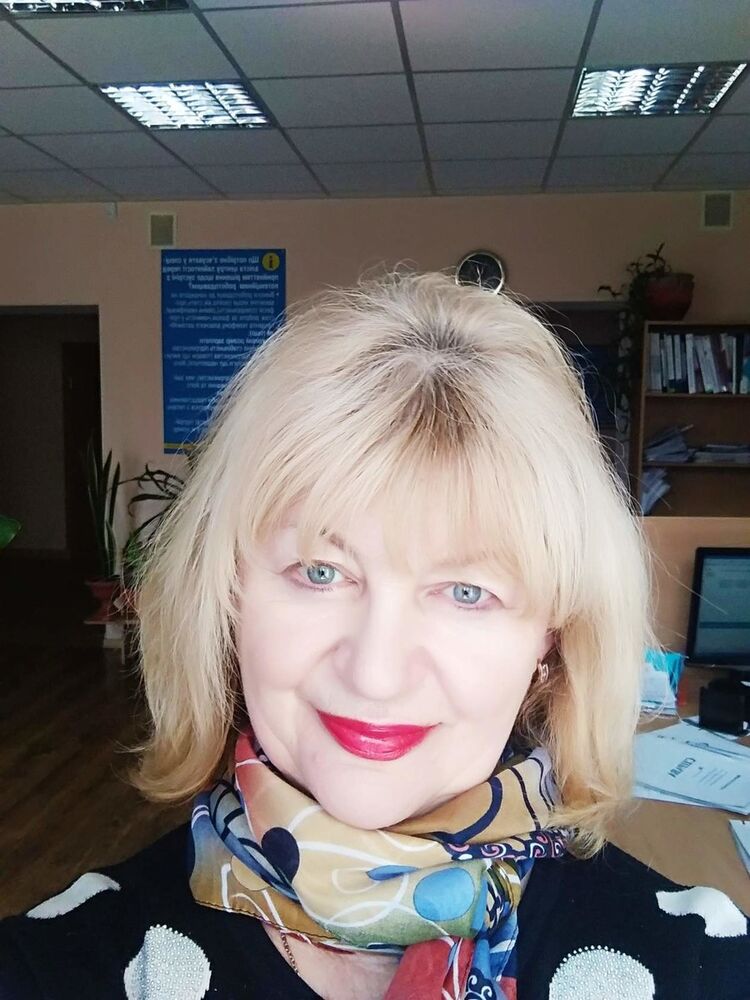  19117061  Svetlana, 60 ,    