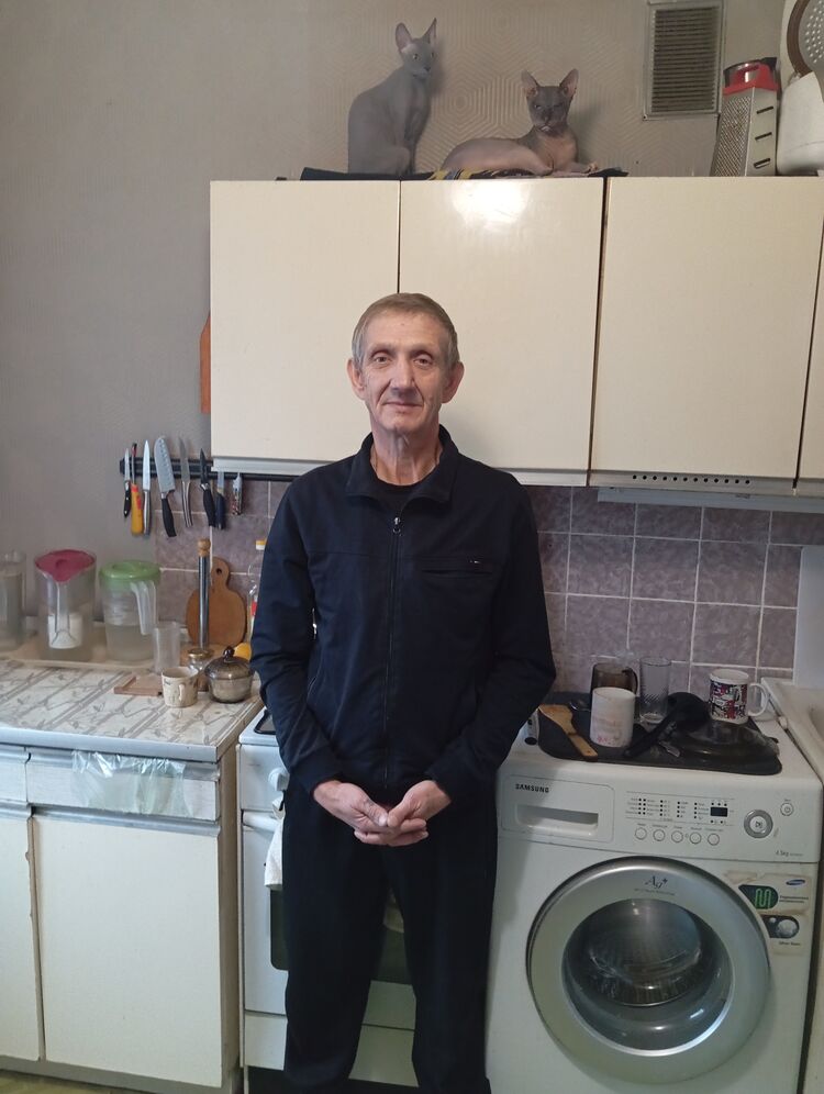  54180251  Sergei, 55 ,    