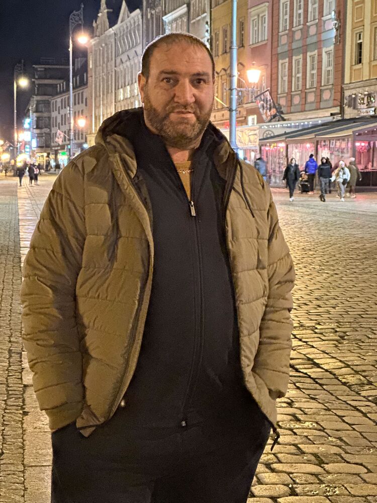  48417141  Ruslan, 41 ,    