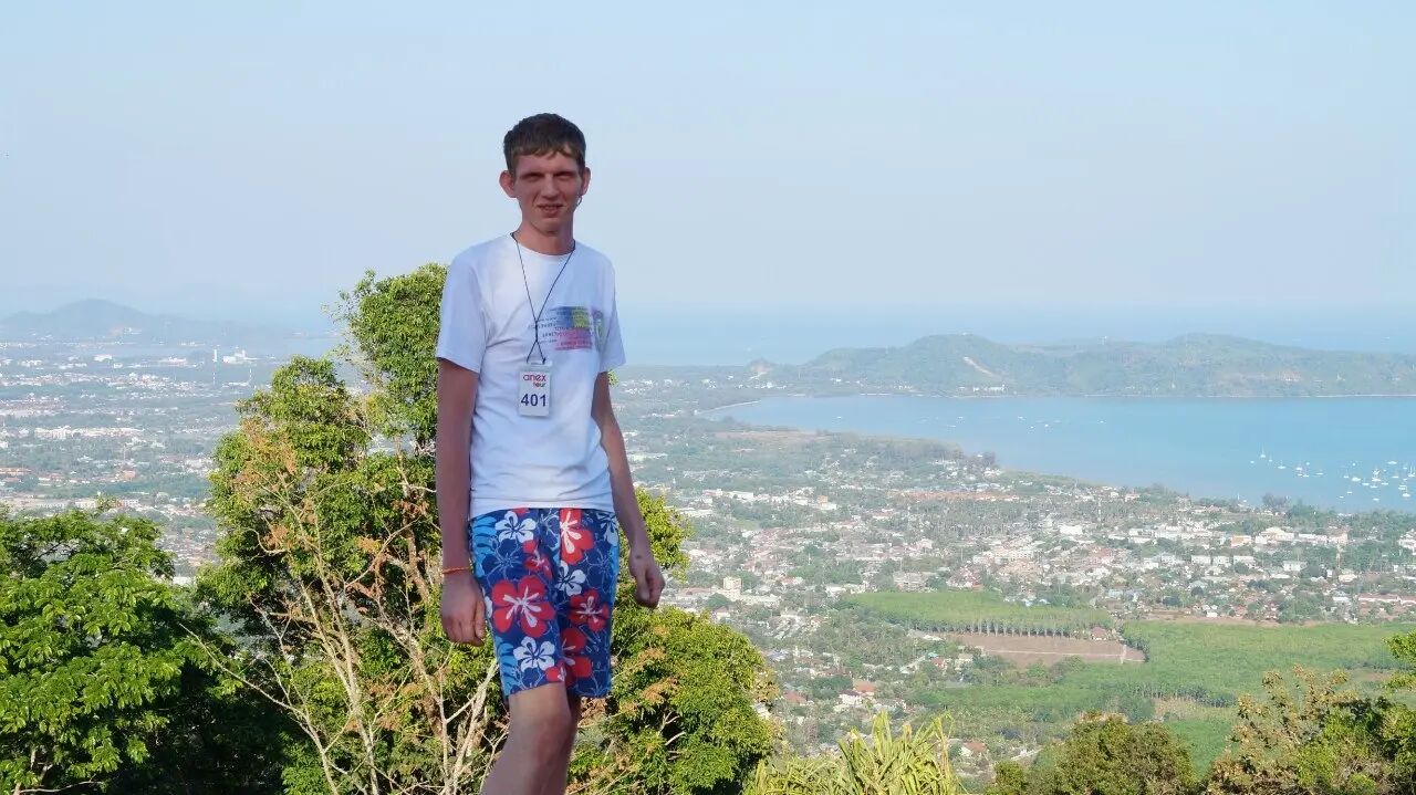  29627511  Maxim, 34 ,    