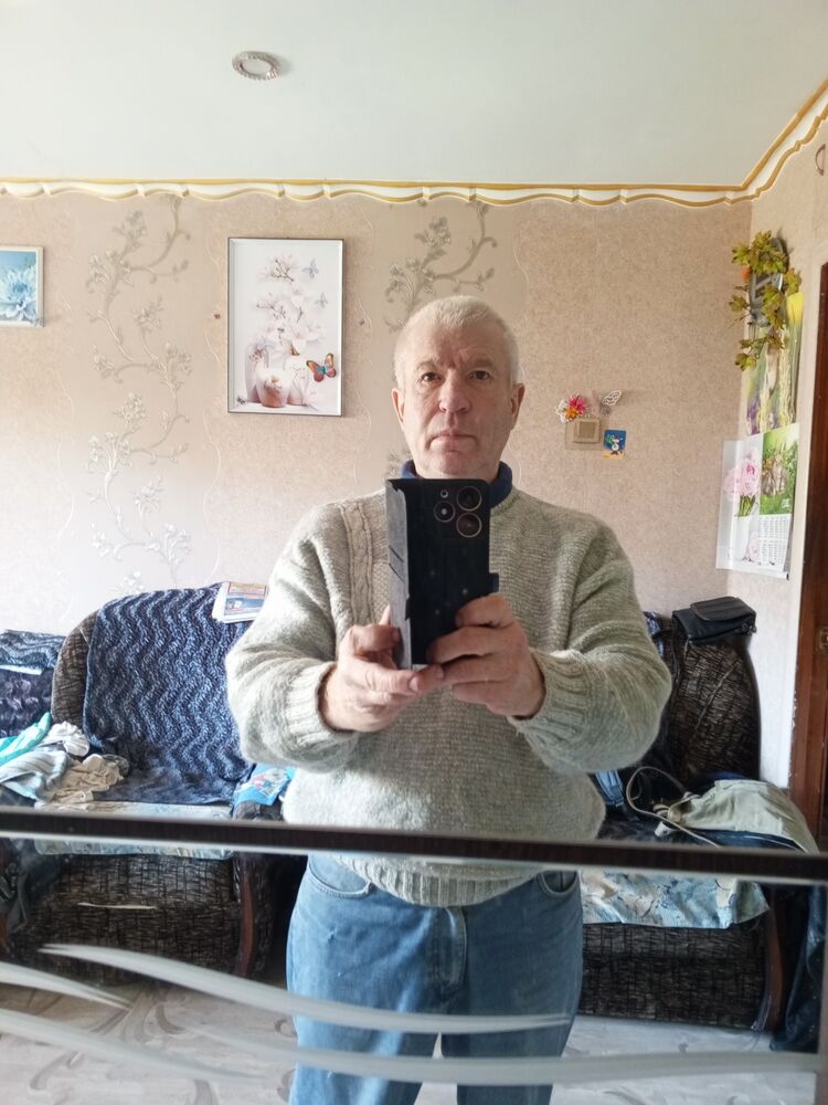  38477601  , 52 ,    