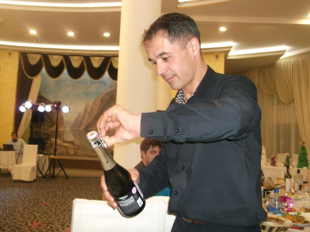  35201291  Farhad, 48 ,    