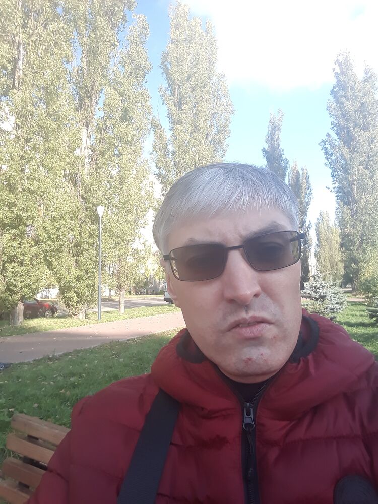  33320621  Anton, 42 ,     