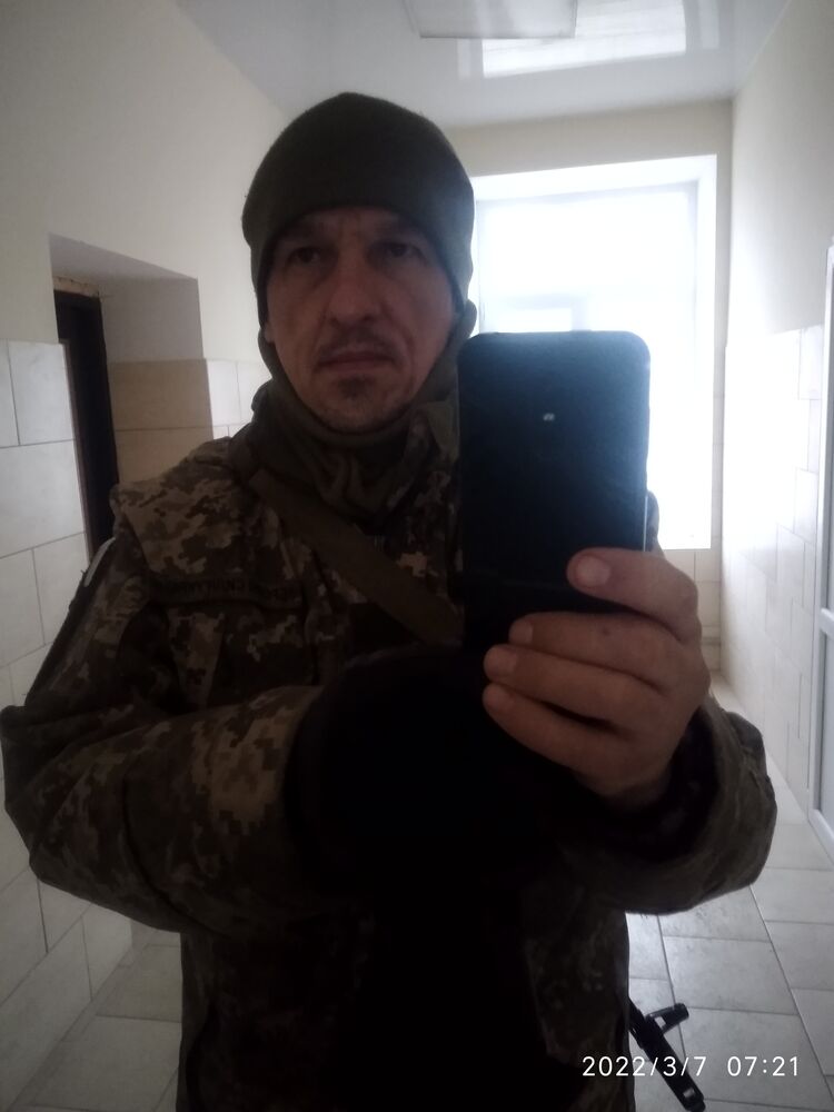  ,   Aleks, 44 ,   ,   