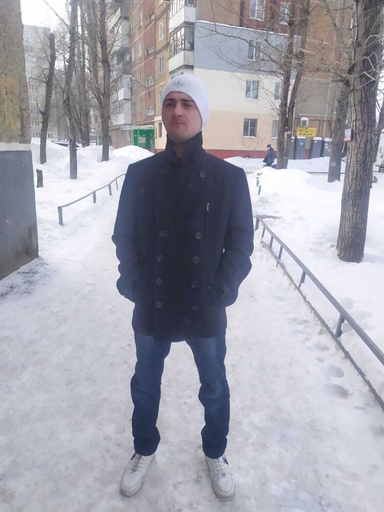  ,   Denis, 32 ,   ,   , c 
