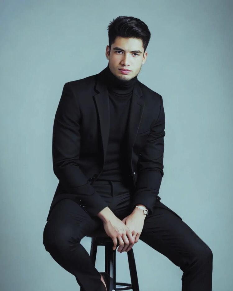  ,   Shamil, 24 ,   ,   
