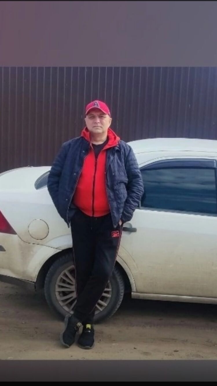  43749011  Vasily, 47 ,    