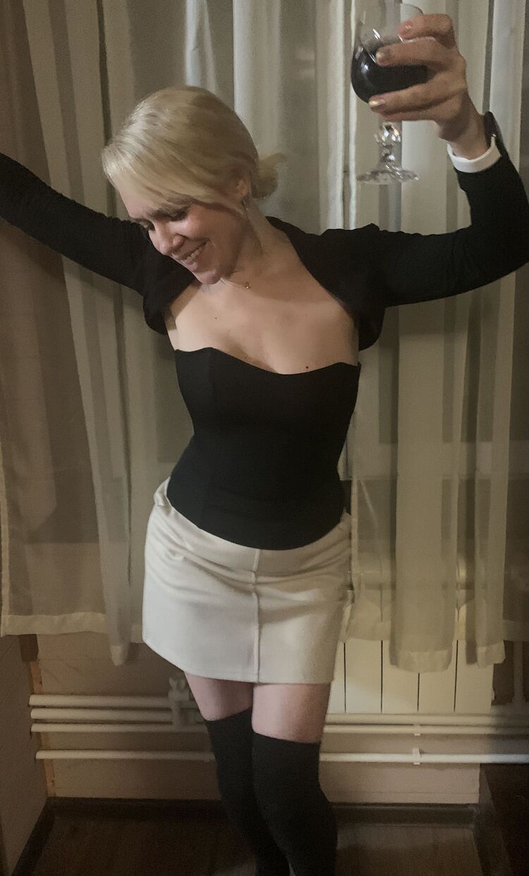  ,   Maria, 43 ,   