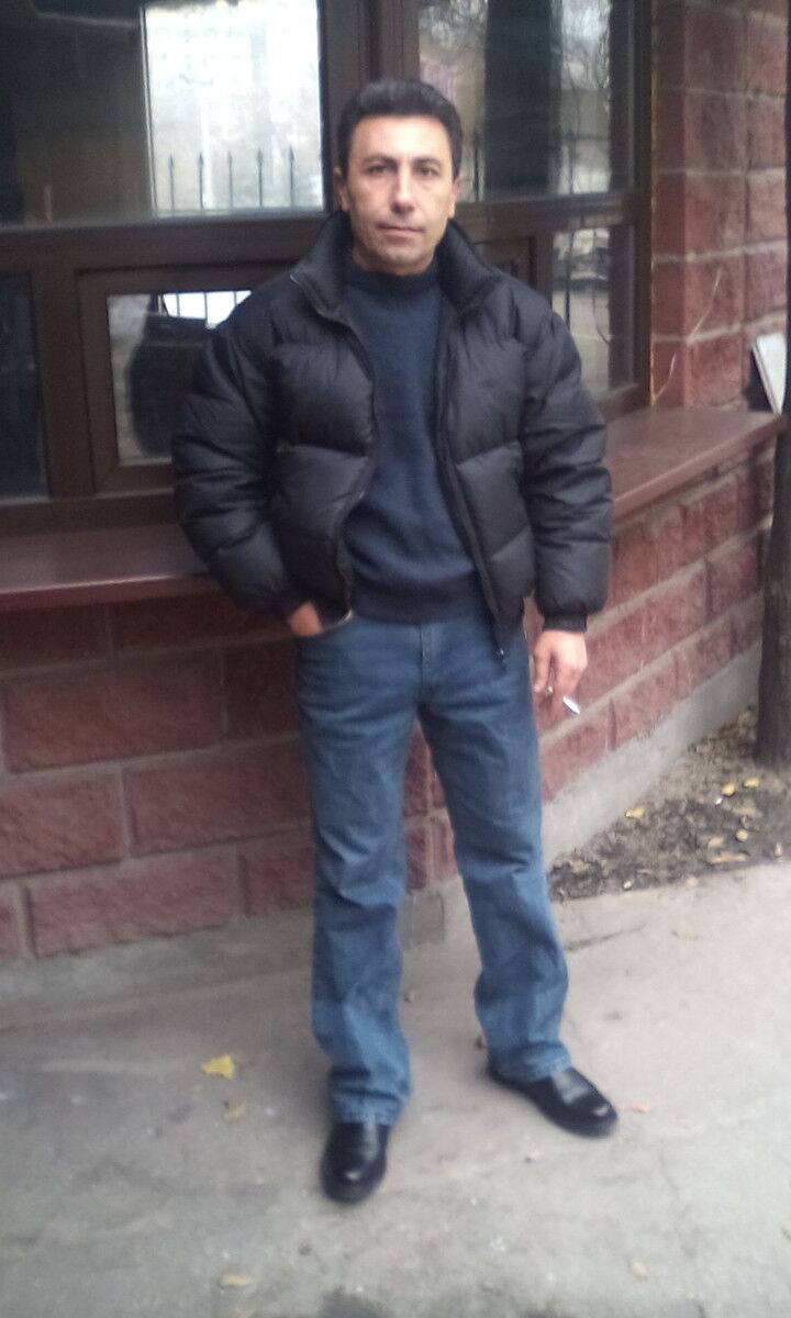  ,   Artur, 54 ,  