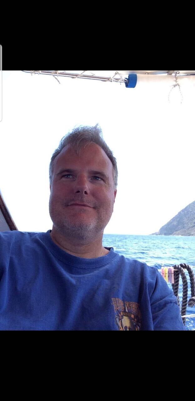  48249221  Paul, 41 ,    -