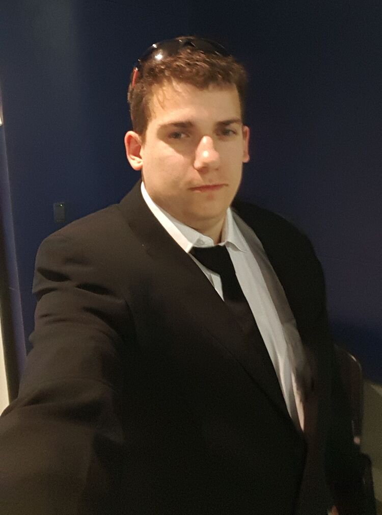  24660931  , 33 ,    