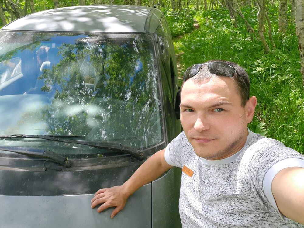  ,   Anton, 38 ,   ,   