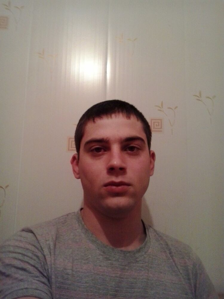  4870351  Sergei, 37 ,    