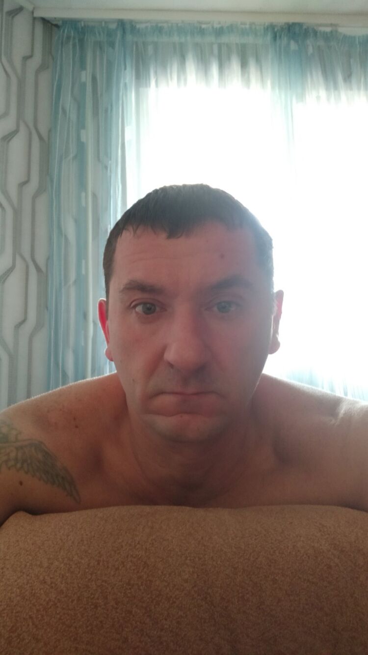  31088761  Oleg, 44 ,    