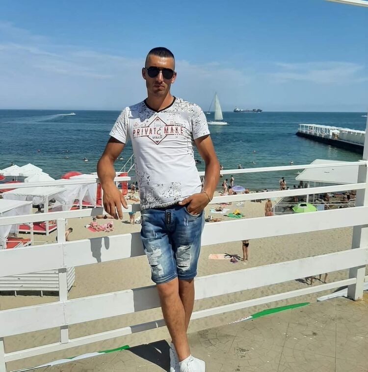  Badalona,   , 33 ,   ,   , c , 