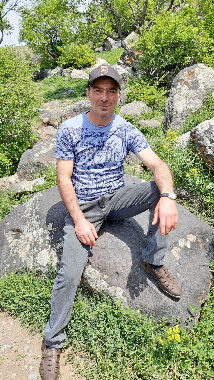  ,   Armen, 54 ,   ,   