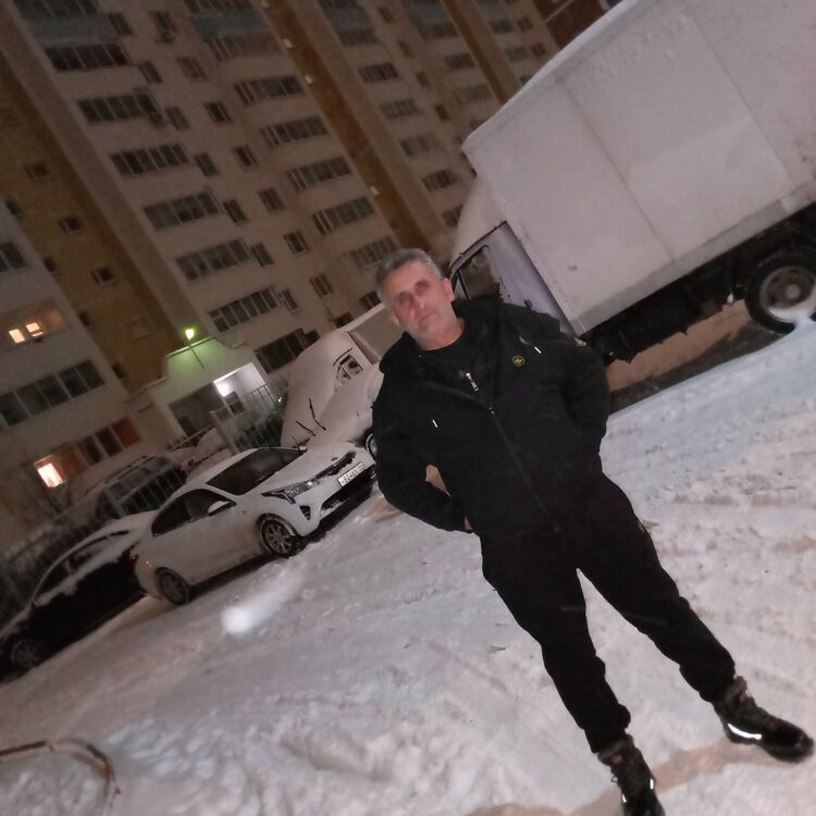  42239911  Amil, 45 ,     