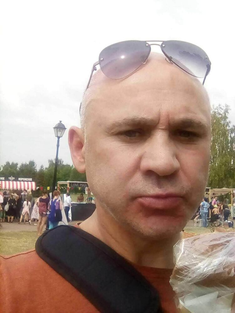  15116081  Viktor, 54 ,    