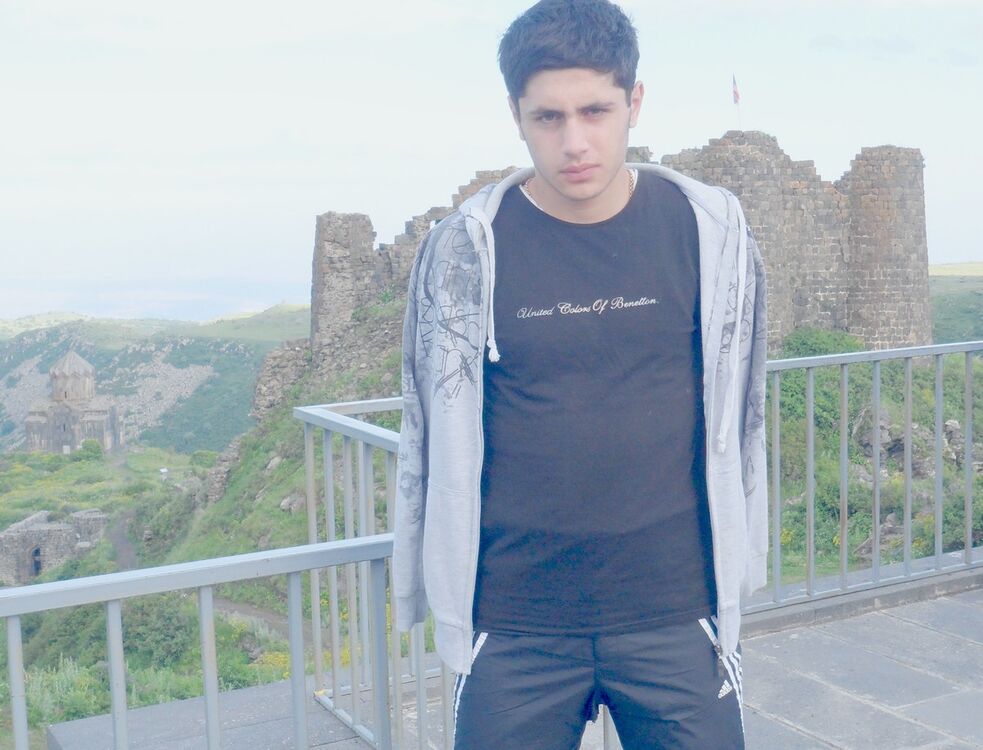  5438771  Arsen, 34 ,    